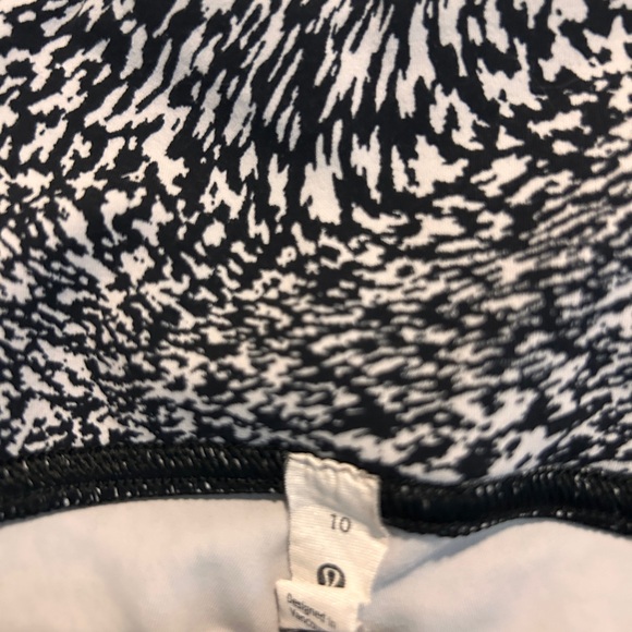 Lululemon leggings - Picture 3 of 4